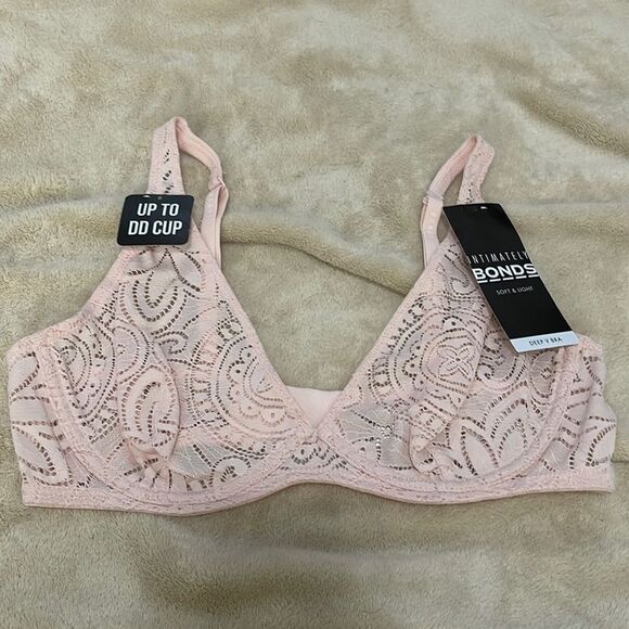 NWT- Bonds - 34C & 38B. Deep V Bra - Picture 1 of 10